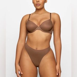 SKIMS Weightless Demi Bra